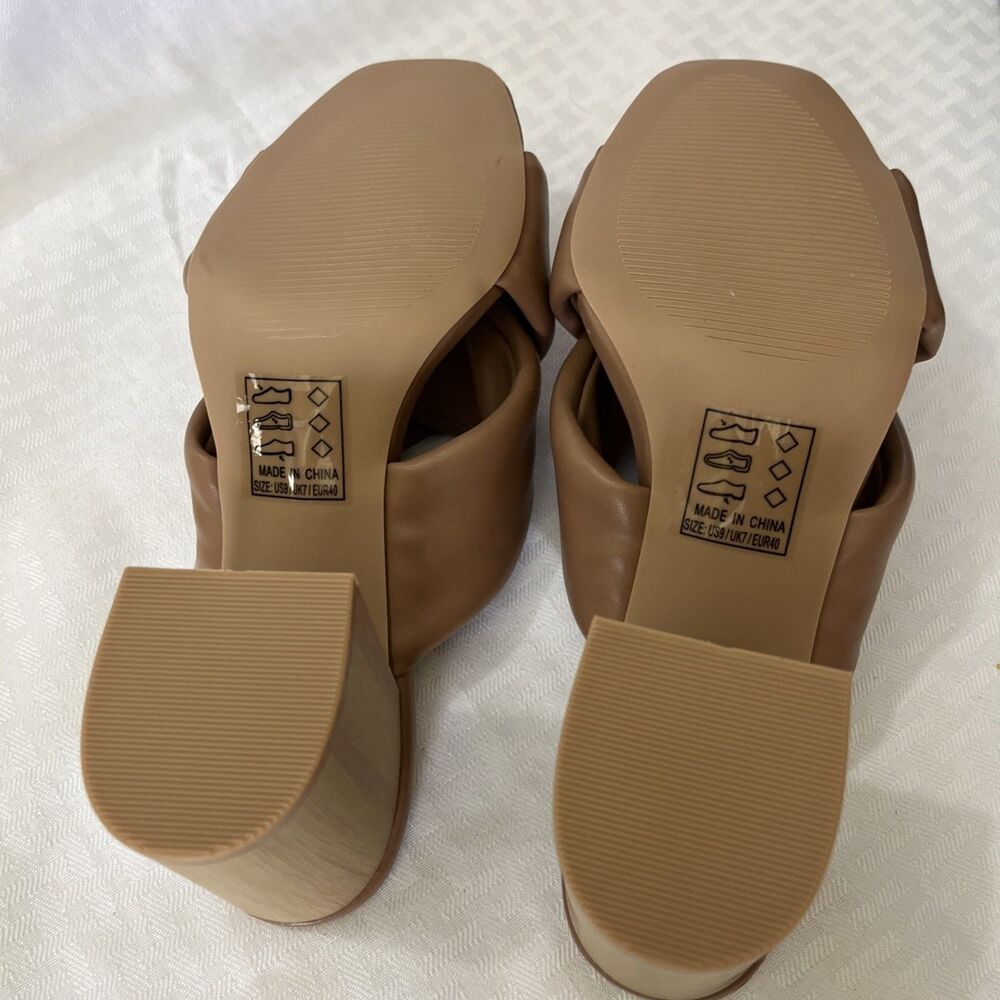 Qupid Strappy Block Heel Sandals Tan Womens 9 Slip On NWOT - Picture 5 of 8